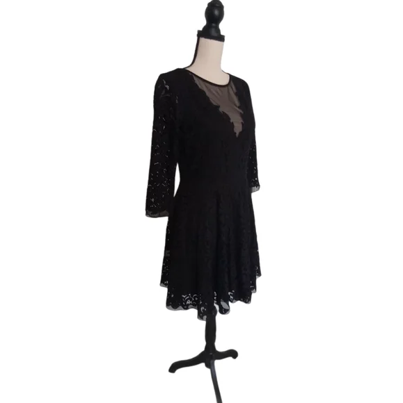 Saylor Zenaida Lace Mini Dress